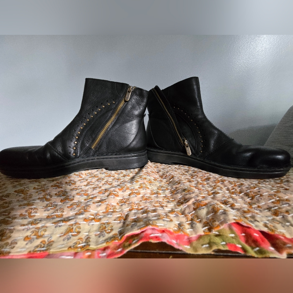 Womens Size 39 Naot Black Leather Ankle Booties - Picture 4 of 8